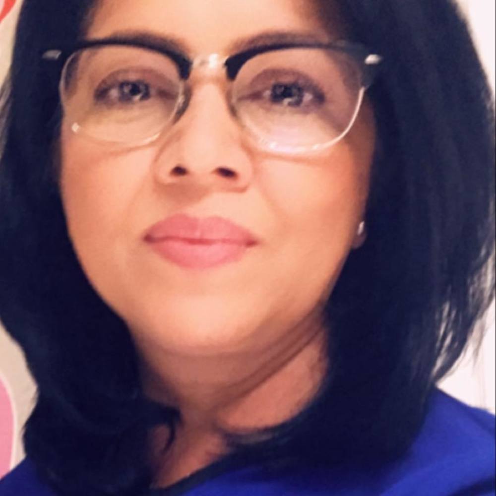 Meet your Posher, Ena